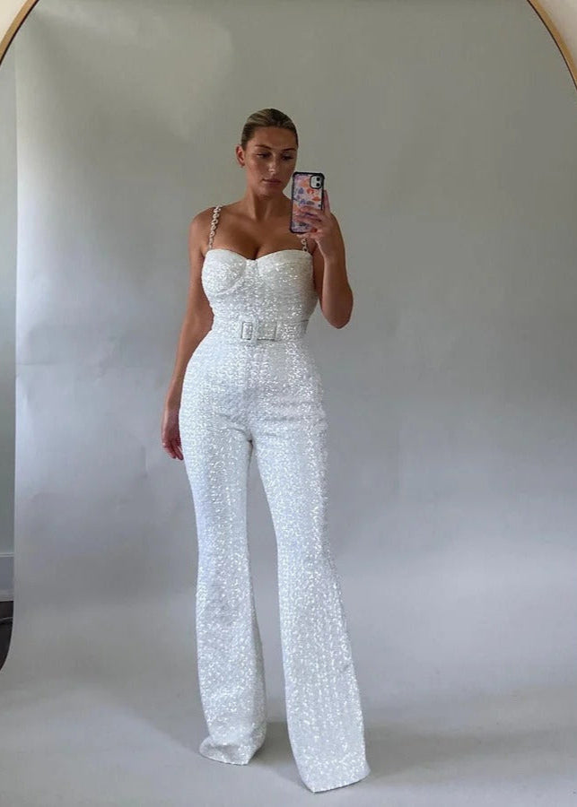 Combinaison avec ceinture à paillettes et jambes évasées pour femmes