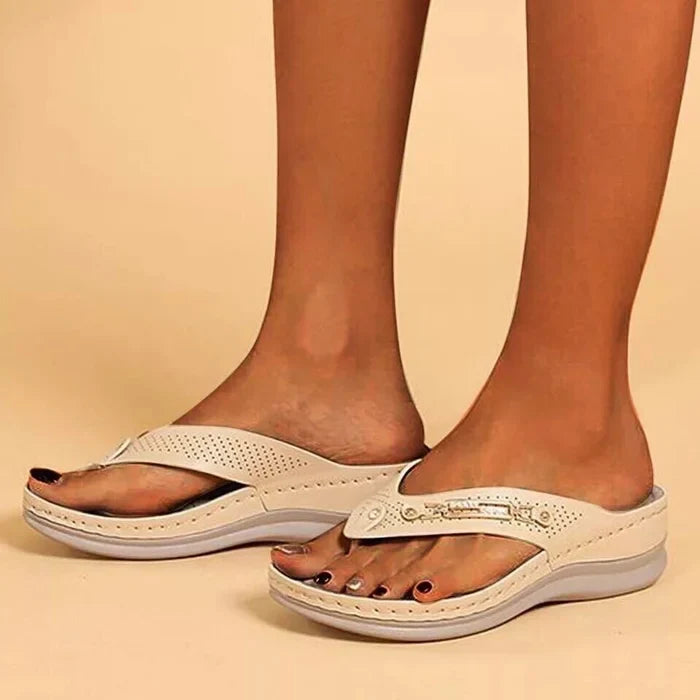 Alice Leroy | Weich gepolsterte Flip Flops Zehenstegsandalen