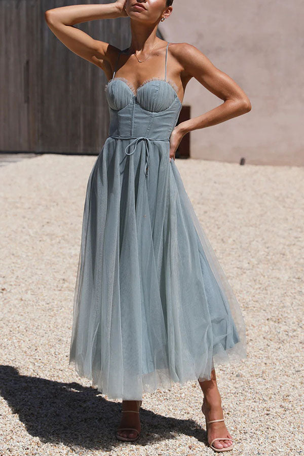 Modernes trägerloses Chiffonkleid - Embla