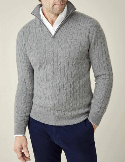 Stylischer Pullover mit Reißverschluss aus Kabelstrick