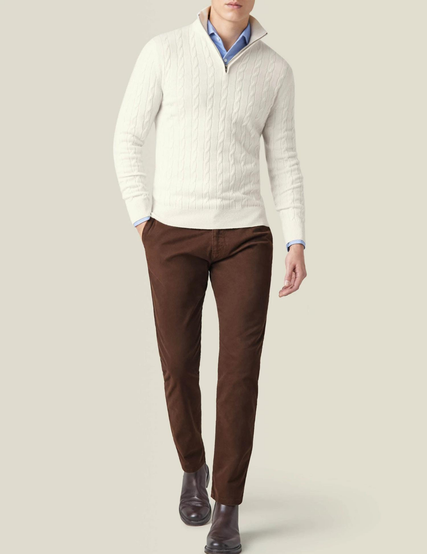 Stylischer Pullover mit Reißverschluss aus Kabelstrick