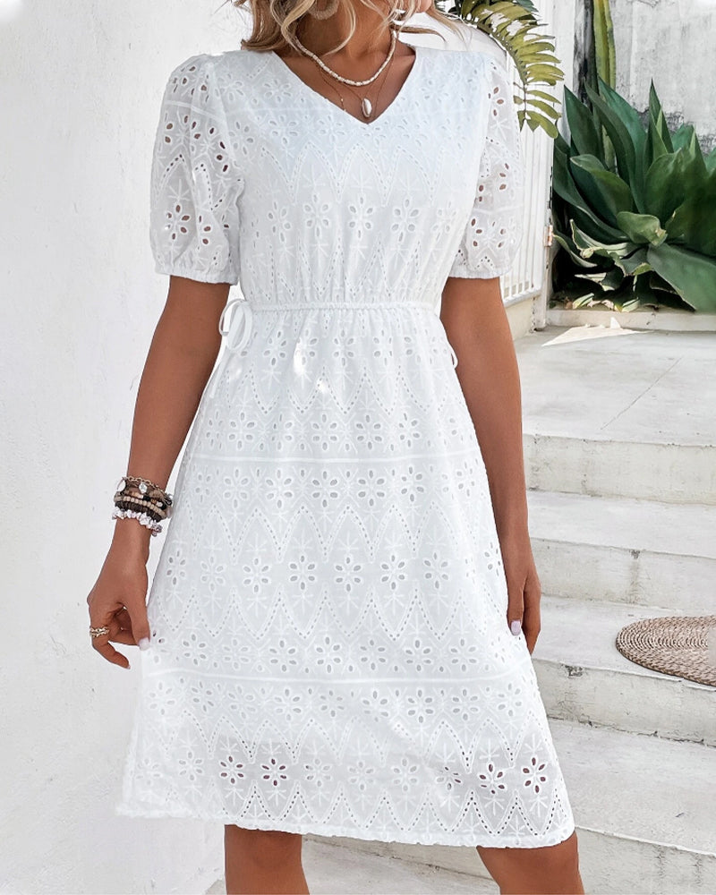 Amélie embroidered dress - timeless elegance with fine details