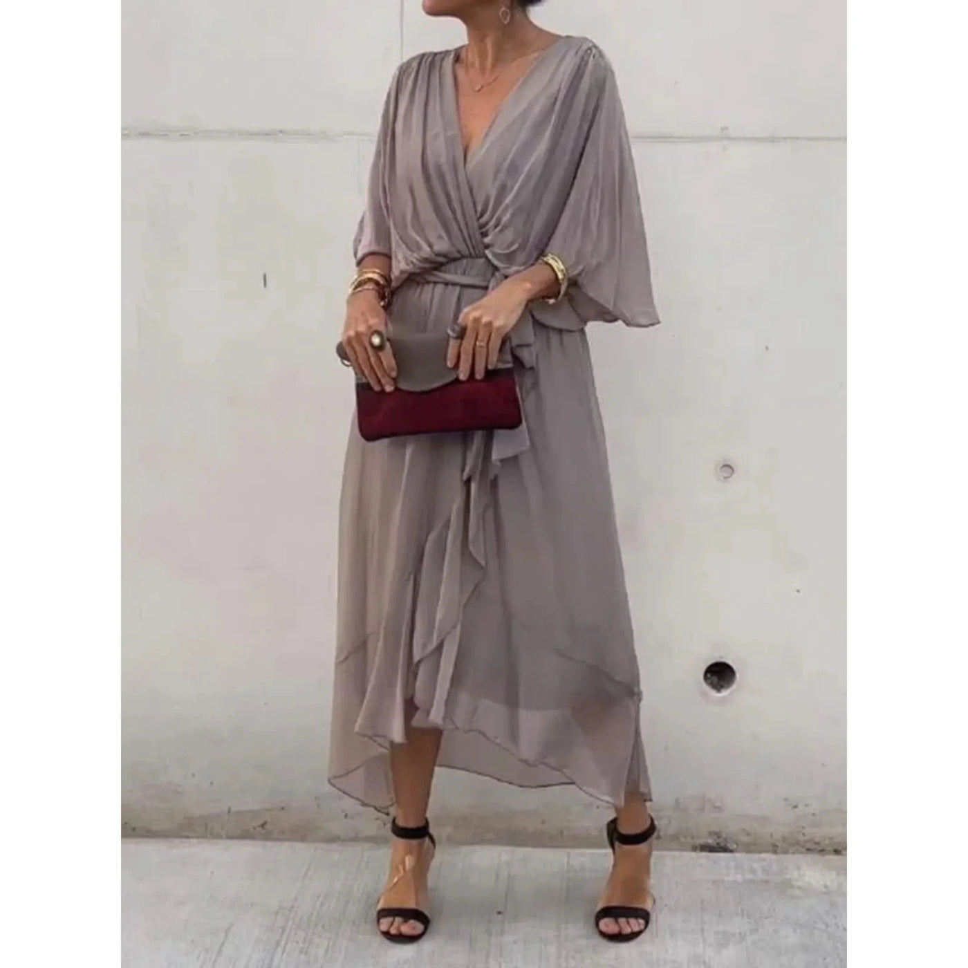 Damenkleid mit V-Ausschnitt | Stilvoller Seidenchiffon