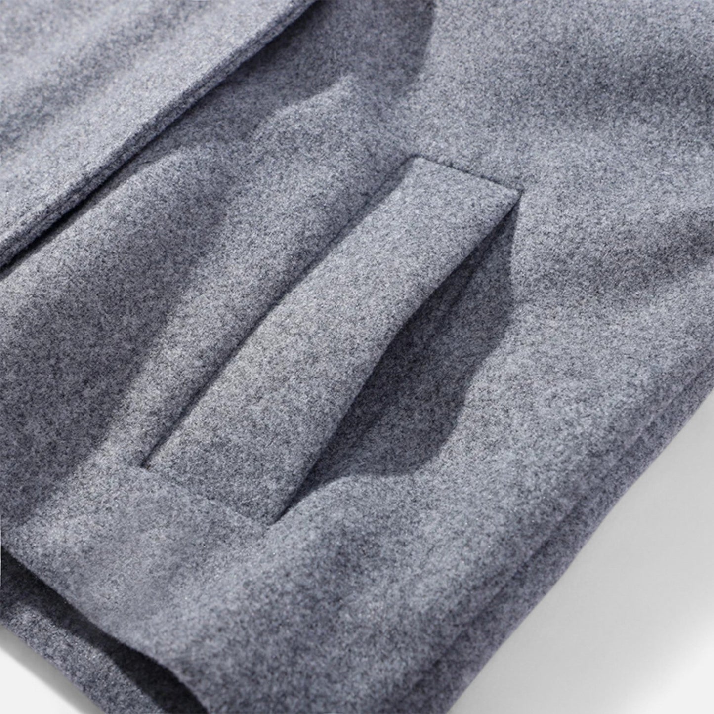 Cappotto corto da donna con collo alto chic