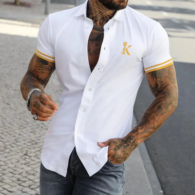 KINGZ - Enganliegendes Kurzarm-Shirt aus elastischem Stoff