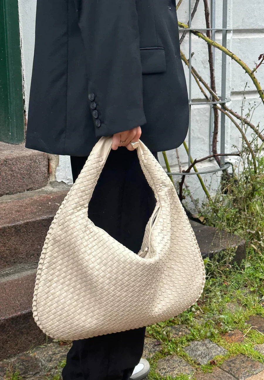 Geflochtene Handtasche als Must-Have