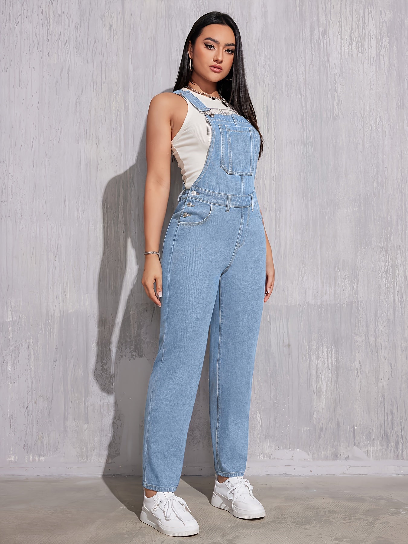 KRISTINE | Hellblauer Denim-Overall mit normaler Passform