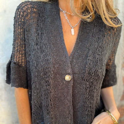 Paloma | Bluse mit V-Ausschnitt kurzen Ärmeln und Knopfdetail