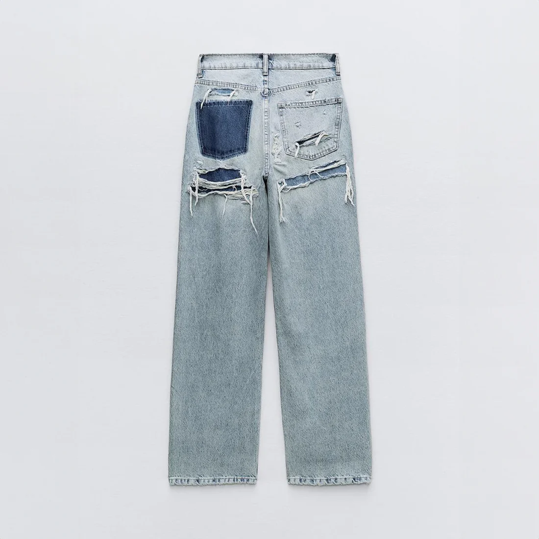 Straight Fit-Jeans mit Distressed-Look - Vintage-Denim mit modernen Details
