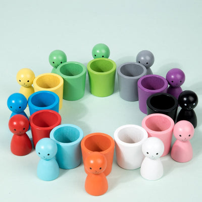 Vasos Montessori para clasificar colores