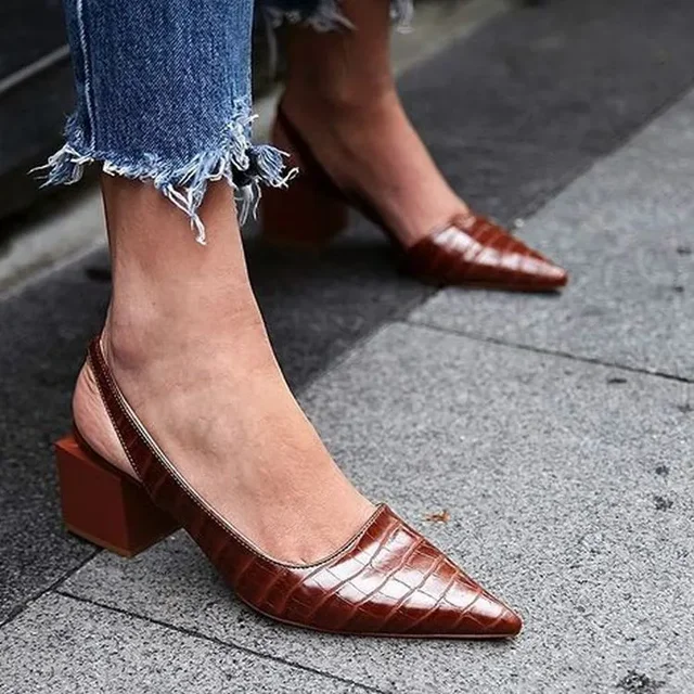 Slingback-Absätze für Damen - Spitze Nase mit Blockabsatz und Krokodiltextur