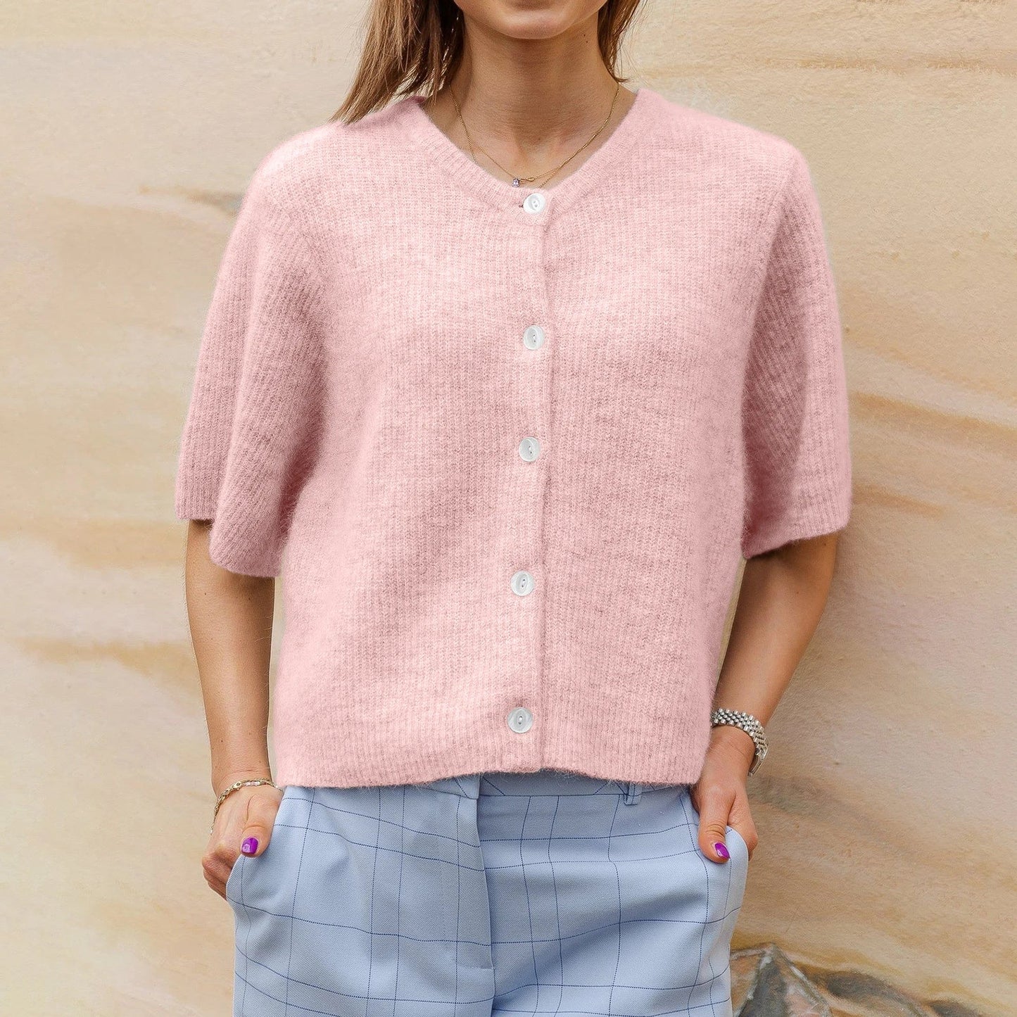Short-sleeved crew neck cardigan for women | Ideal for all seasons