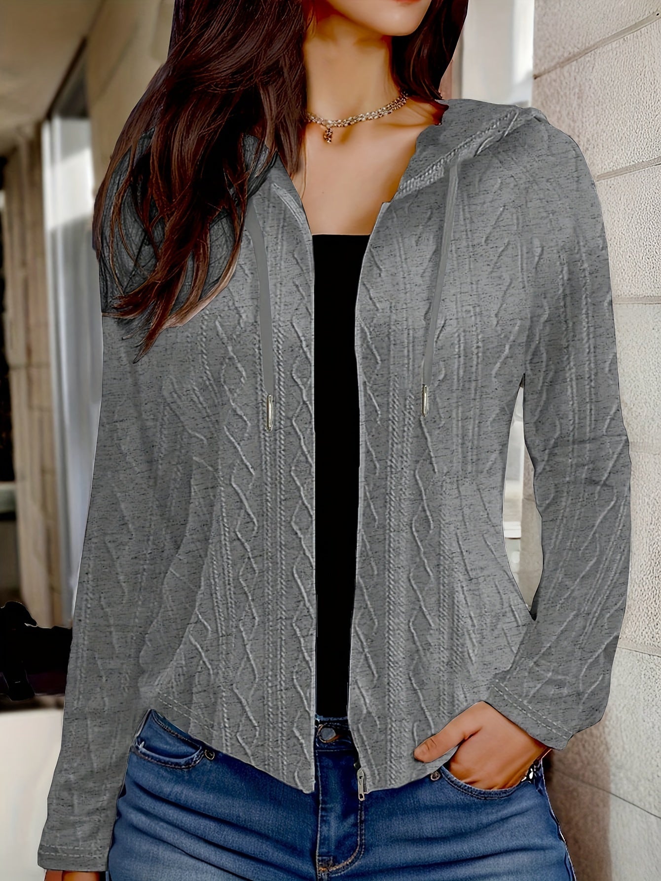 CozyCharm – Damen Kapuzenjacke mit Zipper und Strickoptik