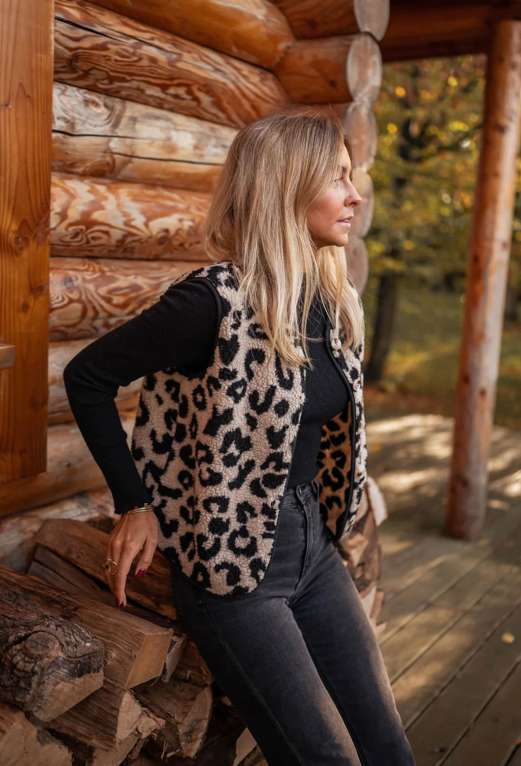 Gilet da donna in maglia con stampa leopardata e chiusura con bottoni