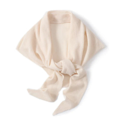 Elegante bufanda triangular de 100% lana: cálida y elegante para otoño e invierno.