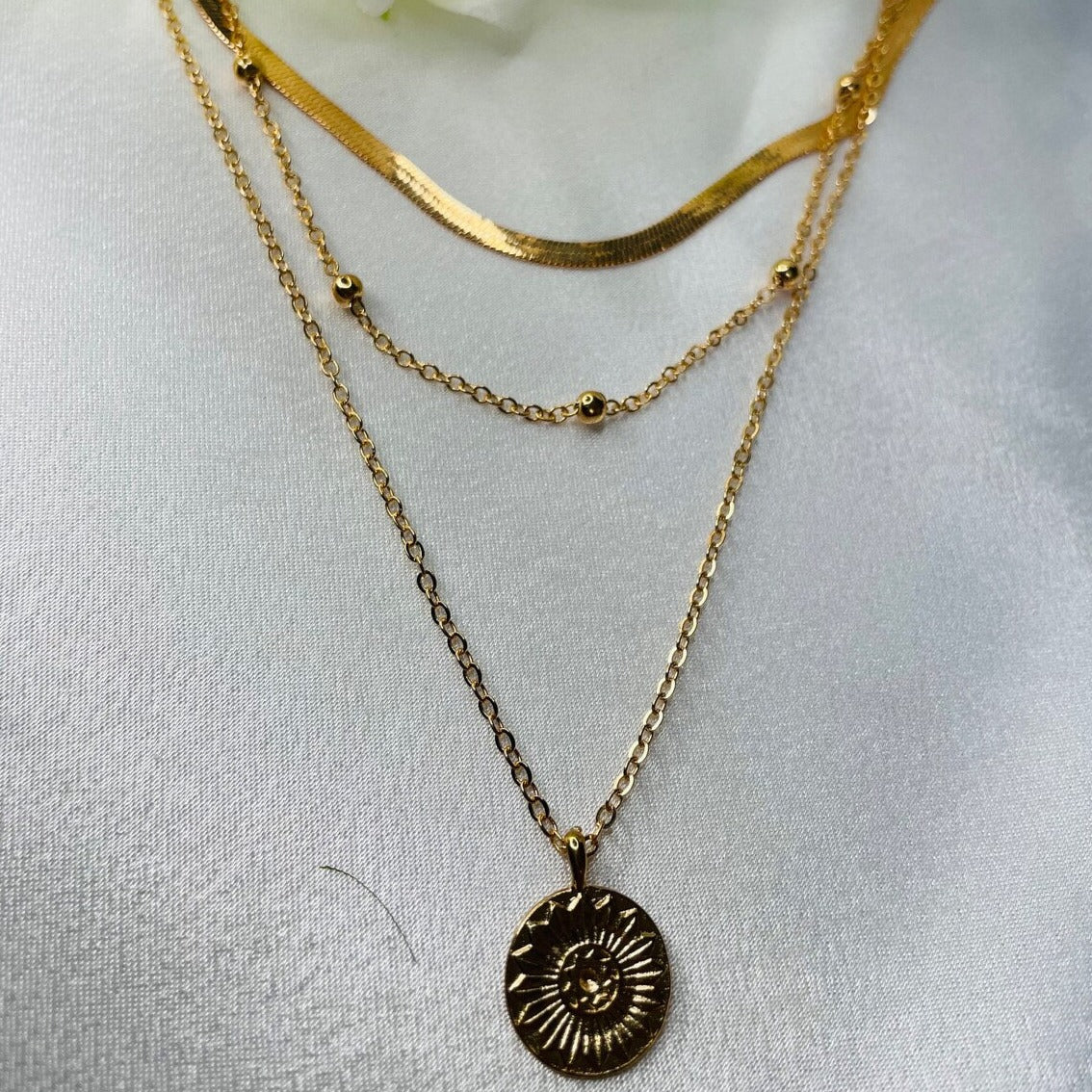 Ella | Conjunto de collar en capas para mujer de metal bañado en oro de 18 quilates