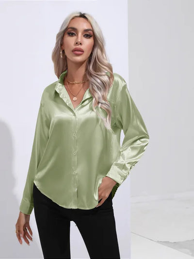 Elegante Satinbluse mit langen Ärmeln - Mühelos und luxuriös