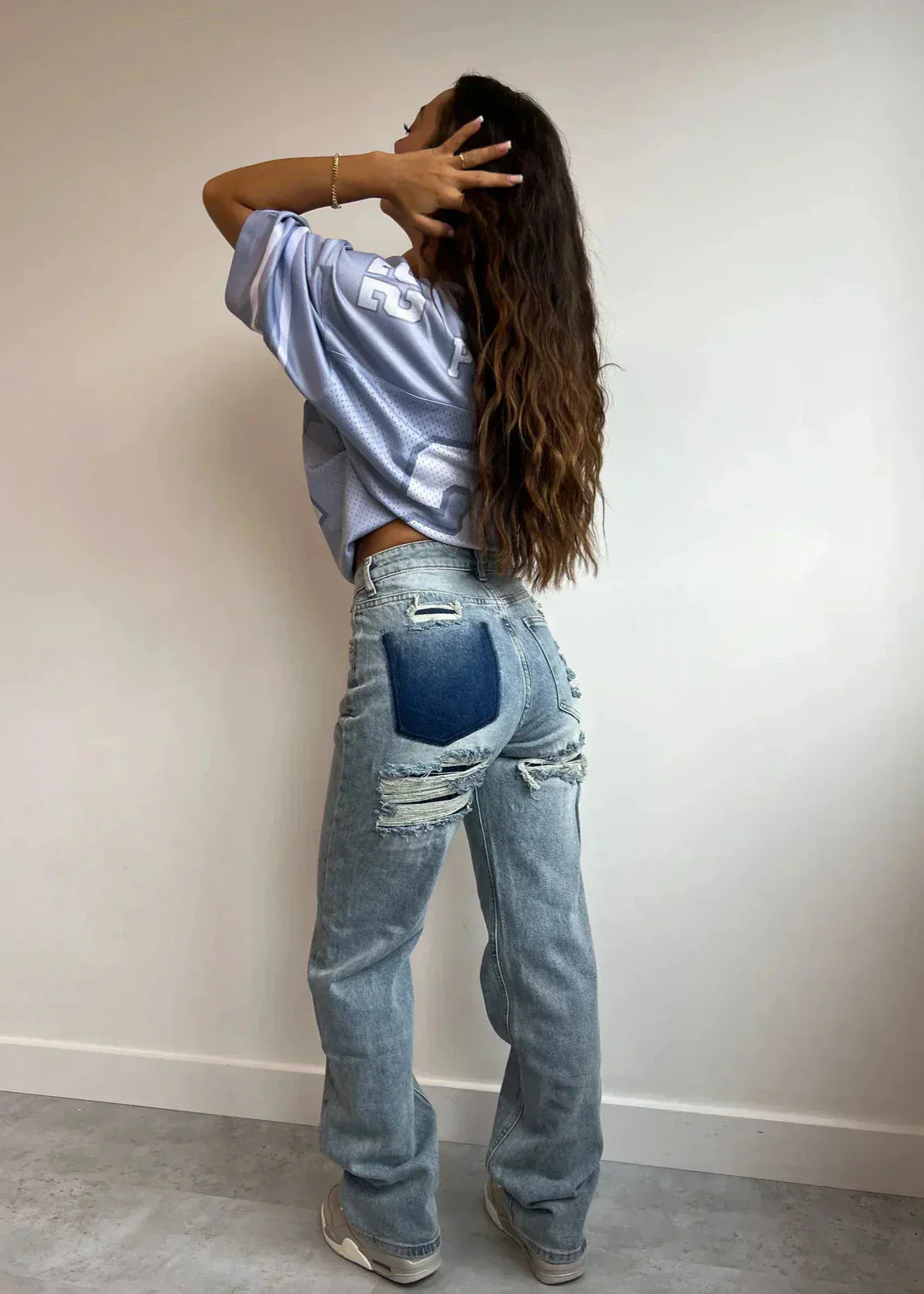 Straight Fit-Jeans mit Distressed-Look - Vintage-Denim mit modernen Details