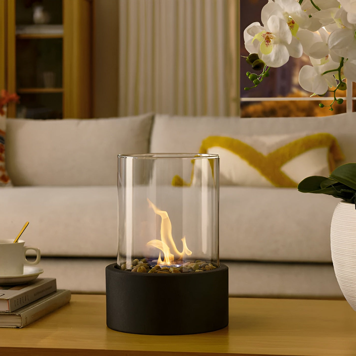 Lujolux | Elegante chimenea de mesa con base de metal negro