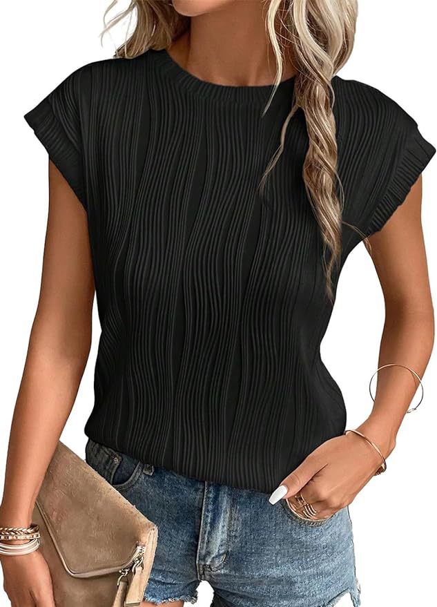 Loose-fitting T-shirt with round neckline for women - soft and stylish