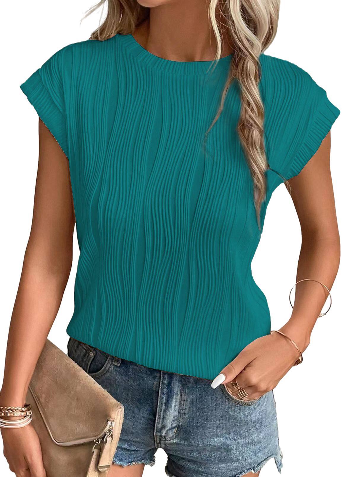Loose-fitting T-shirt with round neckline for women - soft and stylish