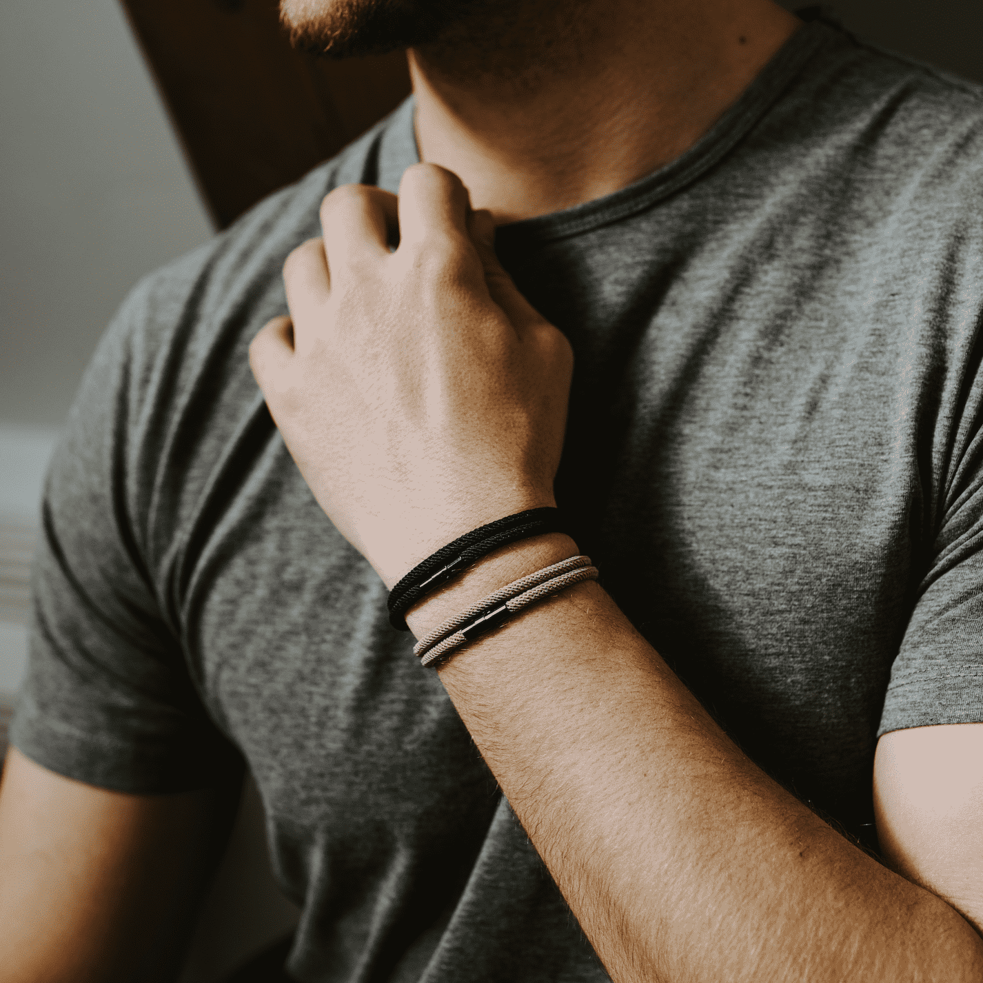 Ara - Bracelet magnétique en corde - Édition brune