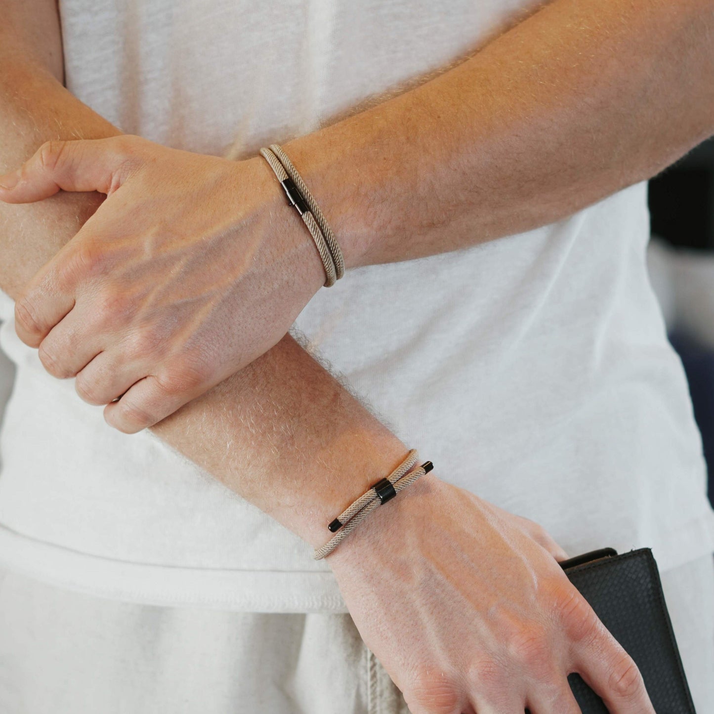 Ara - Bracelet magnétique en corde - Édition brune