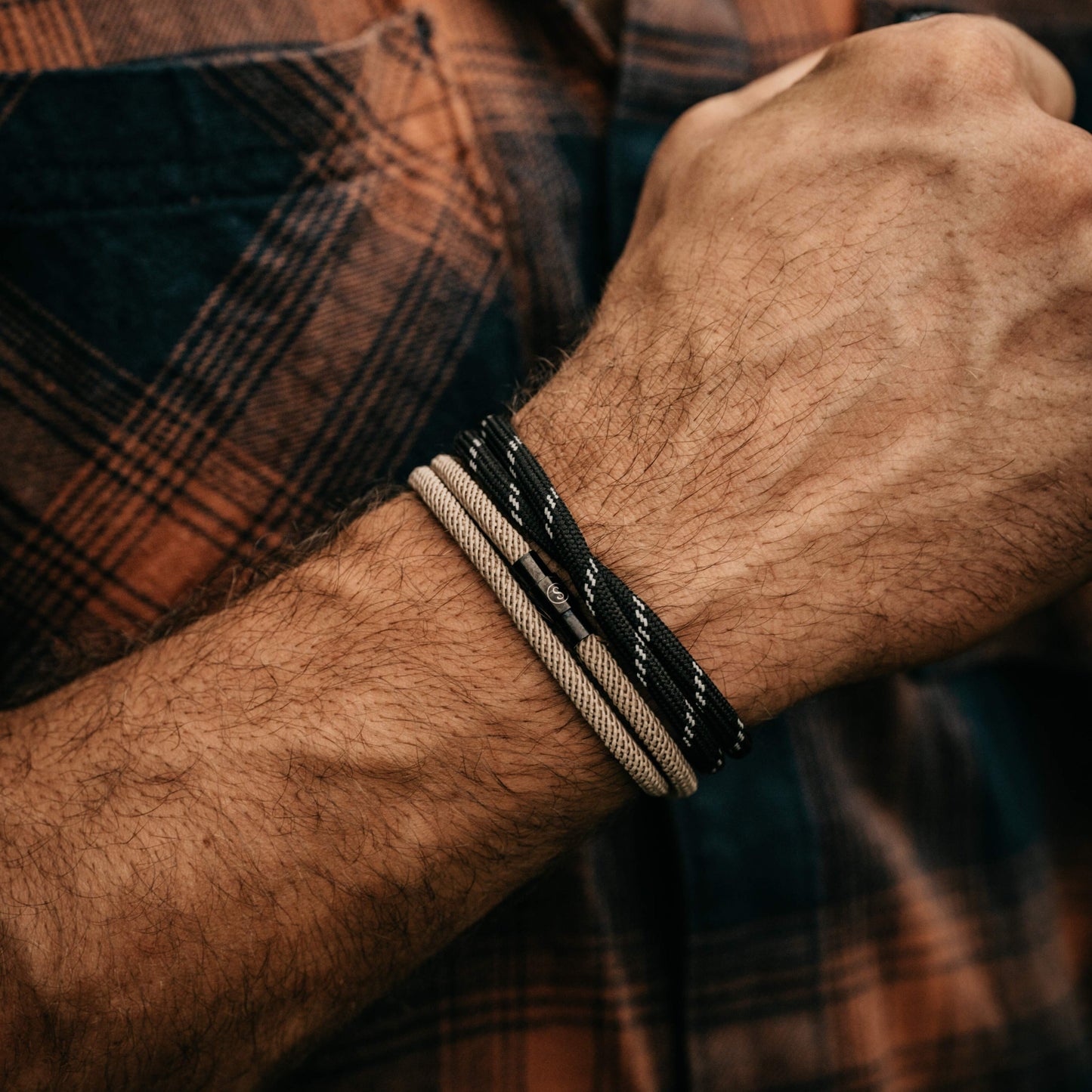 Ara - Bracelet magnétique en corde - Édition brune