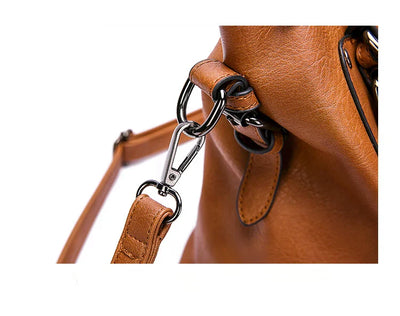 ERATO - Handtasche mit großem Fassungsvermögen aus weichem Vintage-Leder und Schulterriemen