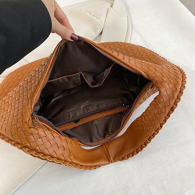 Maria | Umhängetasche aus geflochtenem Öko-Leder