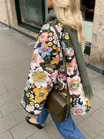 ColorCascade - Stylischer Mantel für den kommenden Frühling