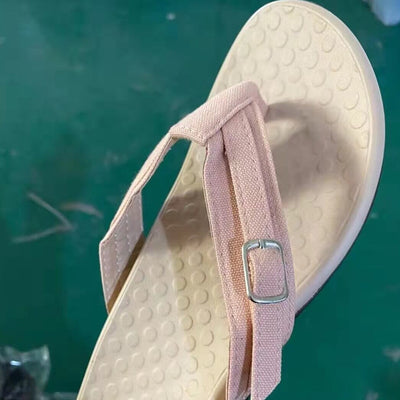 Orthopädische Sandalen für den Sommer