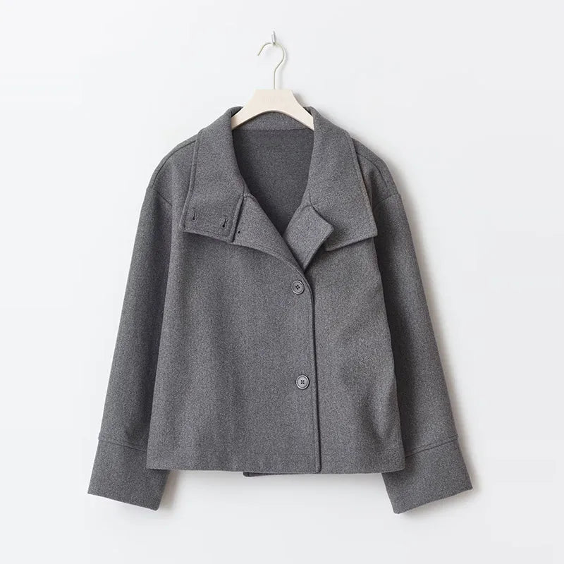 Short women's wool jacket | High collar | Single button closure