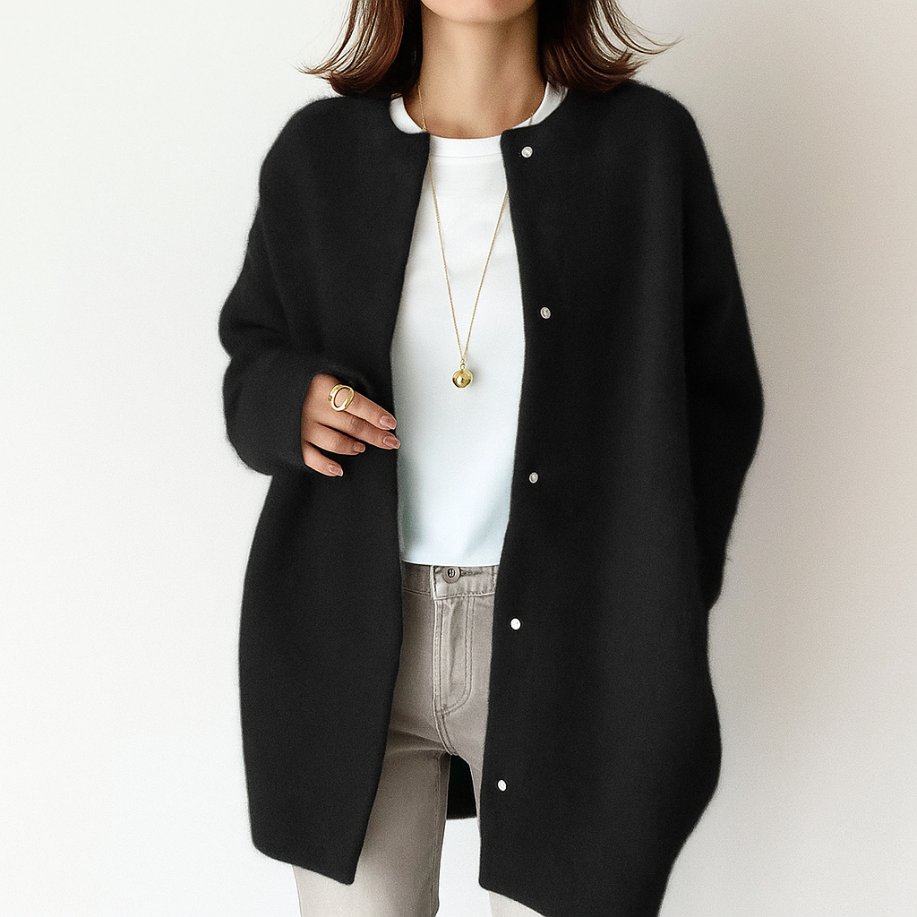 Cardigan black with model