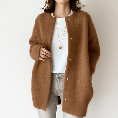 Cardigan khaki with model