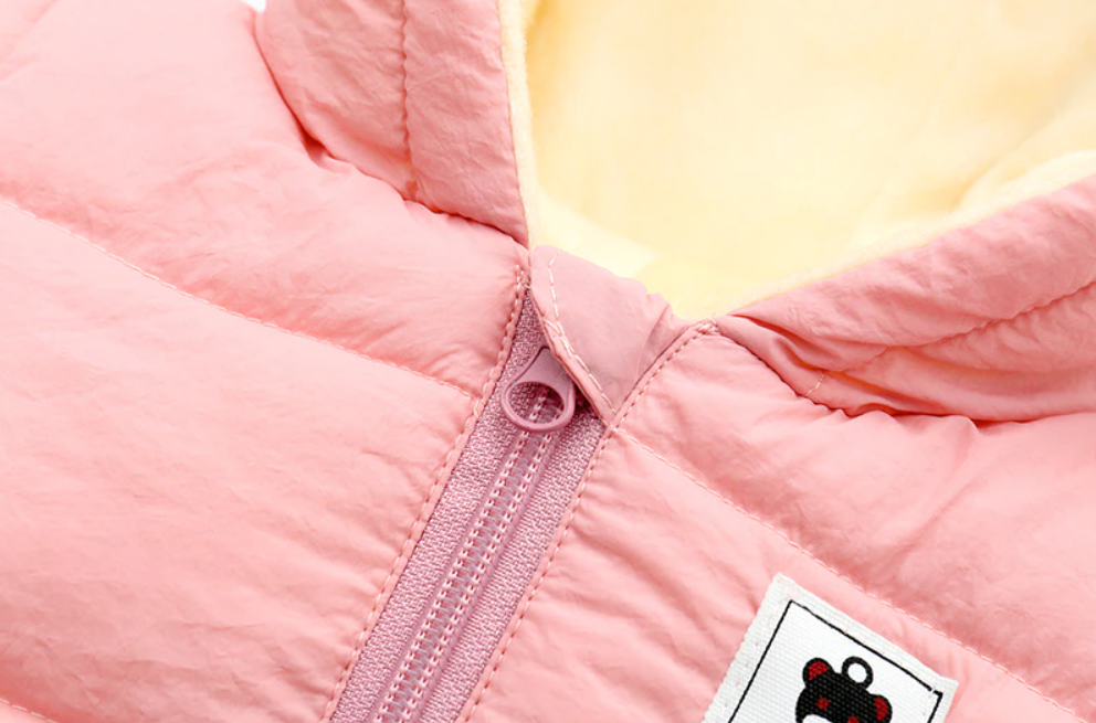 Warmer und kuscheliger Baby-Winterstrampler mit Ohren