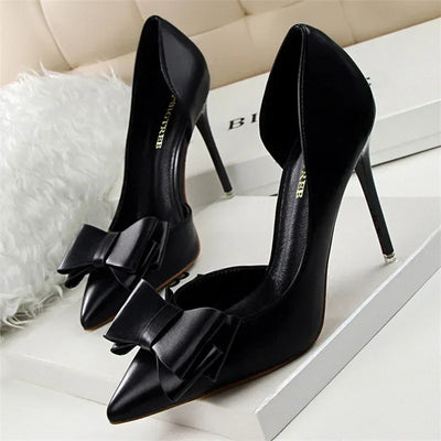 INGE | Schicke Pumps mit Schleifendetail und spitzer Spitze