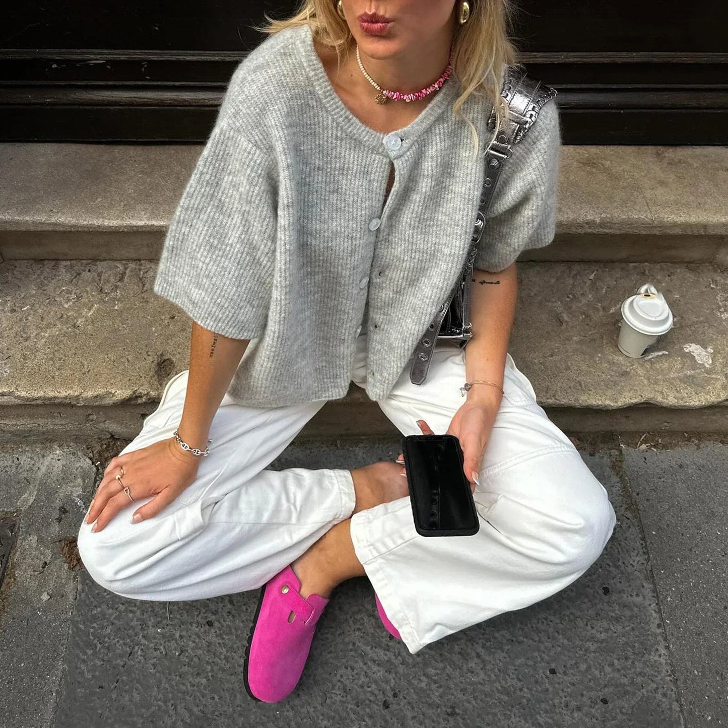 Short-sleeved crew neck cardigan for women | Ideal for all seasons