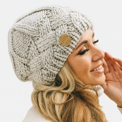 Knitted hat beige