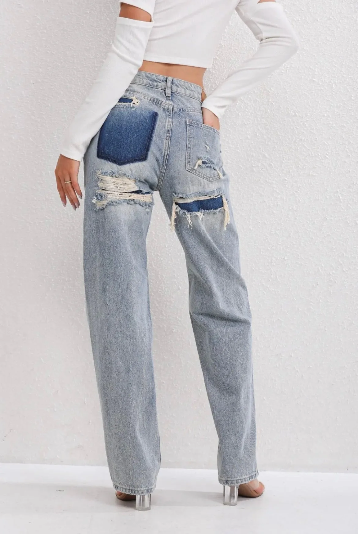 Straight Fit-Jeans mit Distressed-Look - Vintage-Denim mit modernen Details