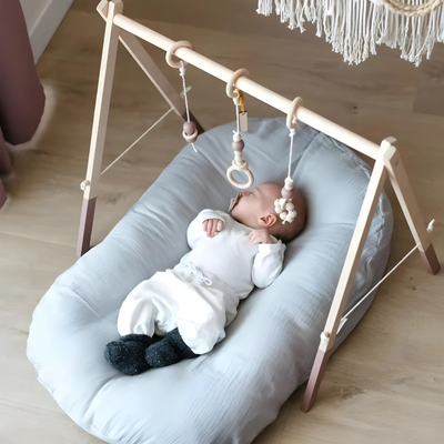 Vielseitiges orthopädisches Baby-Kissen - weiche und atmungsaktive Unterstützung