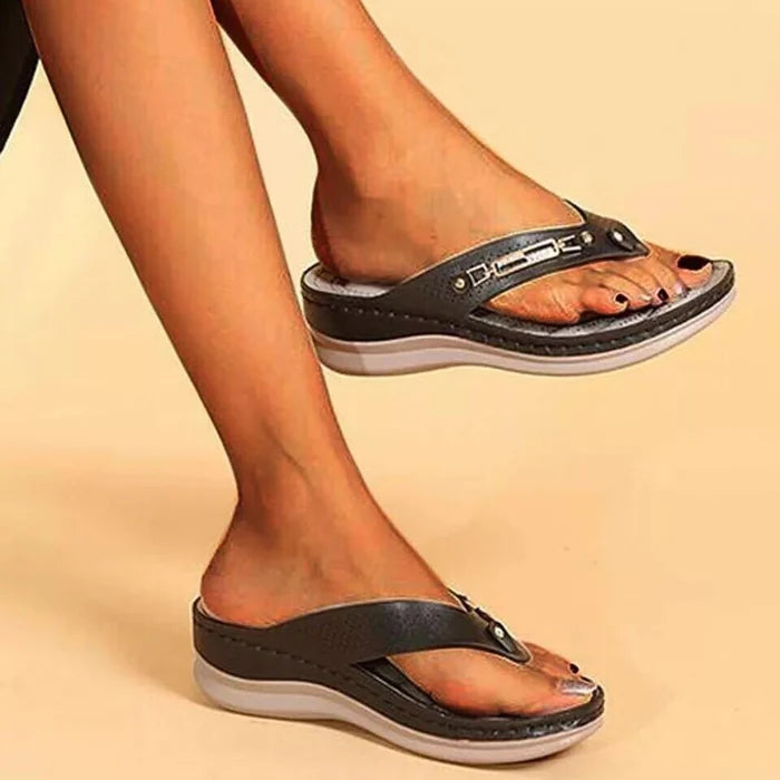 Alice Leroy | Weich gepolsterte Flip Flops Zehenstegsandalen