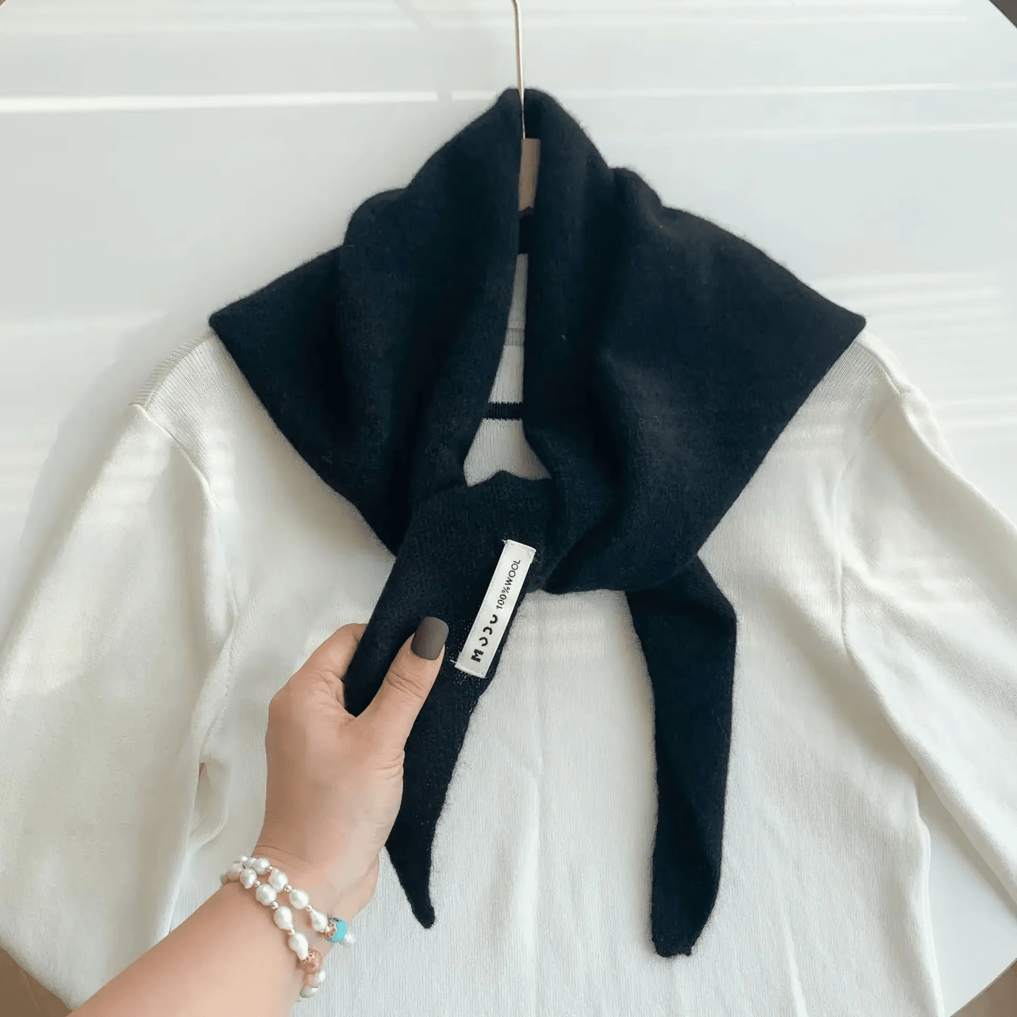 CosyWrap - Écharpe triangulaire tricotée en laine de niche pour femmes, comme foulard ou écharpe chaude