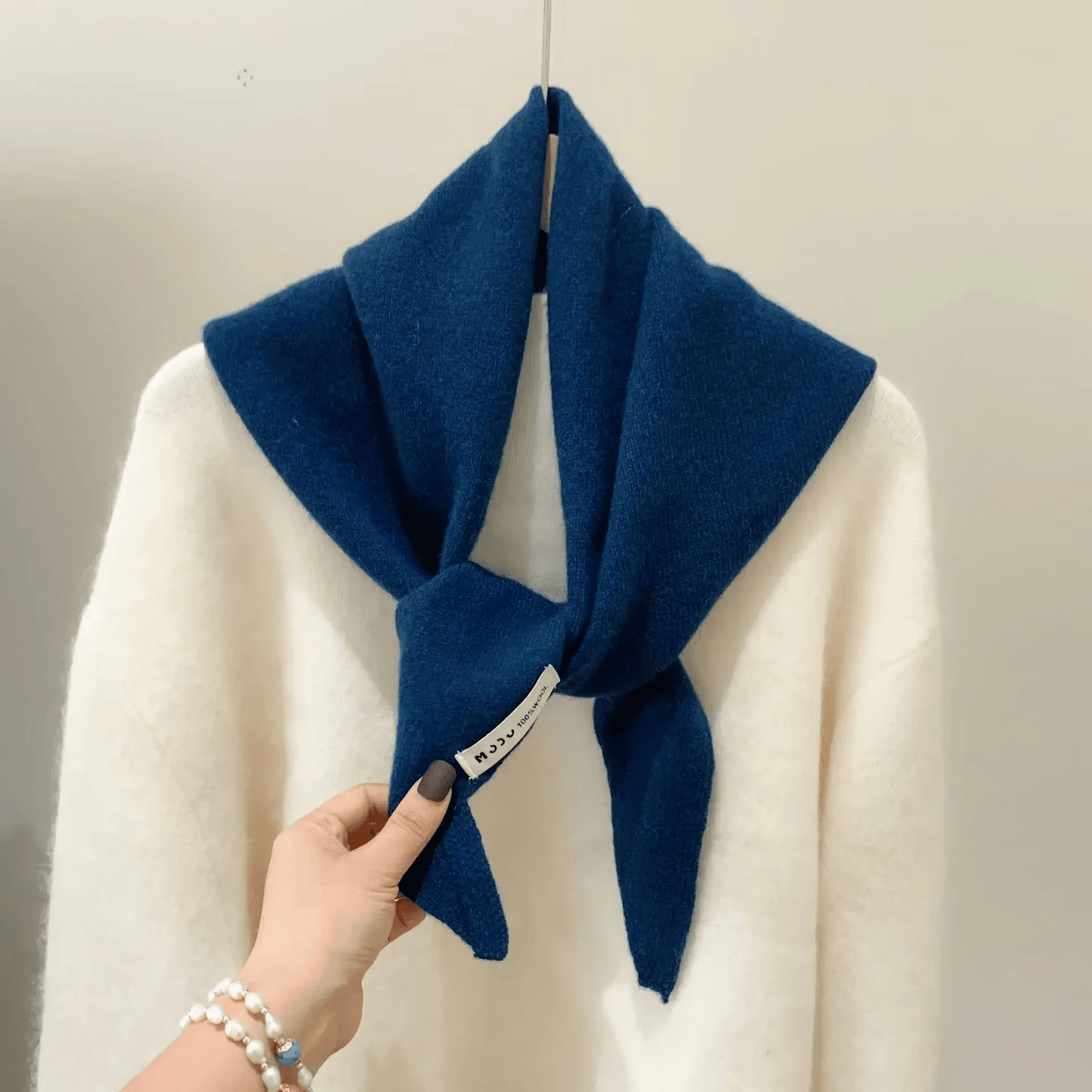 CosyWrap - Gestrickter Dreiecksschal aus Nischenwolle für Frauen, als Halstuch oder warmer Schal