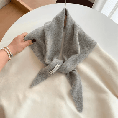 CosyWrap - Gestrickter Dreiecksschal aus Nischenwolle für Frauen, als Halstuch oder warmer Schal