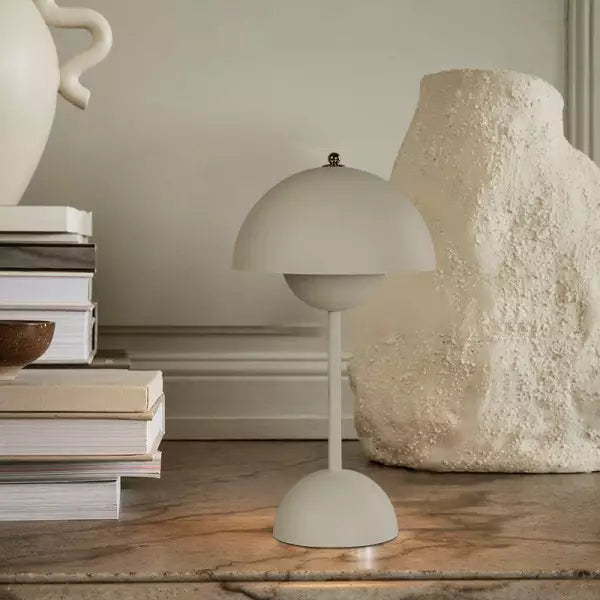 Prenosná stolná lampa Flowerpot VP9