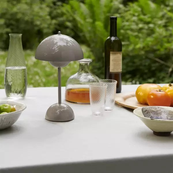 Prenosná stolná lampa Flowerpot VP9