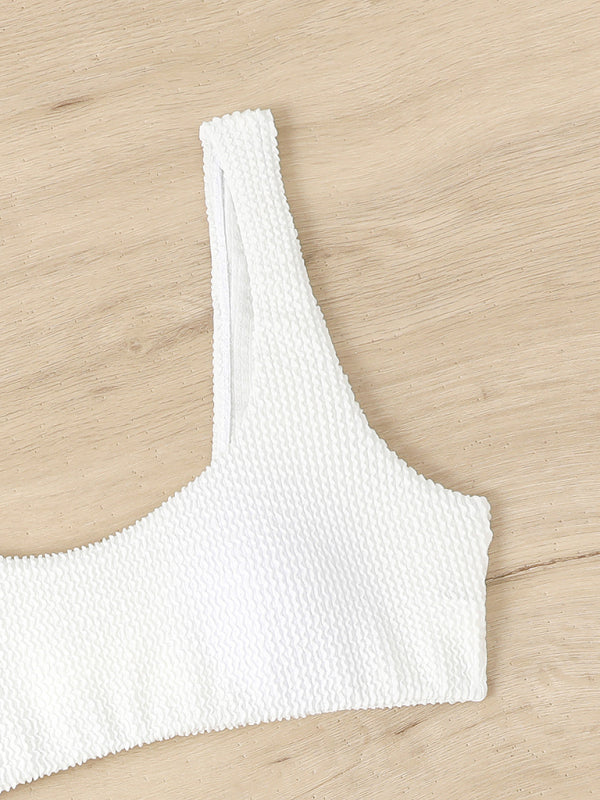 Bikini da donna con tessuto arricciato e ondulato e costume da bagno intrecciato