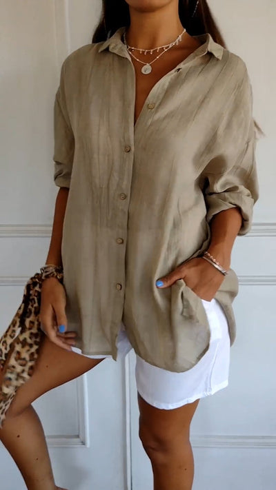 Leichtes Damenhemd mit Button-down-Verschluss