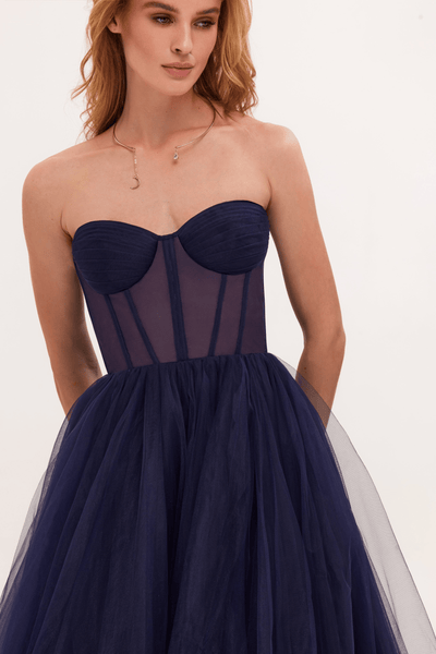 Schwarzes Bustierkleid | Tüll | Dramatisch und Elegant